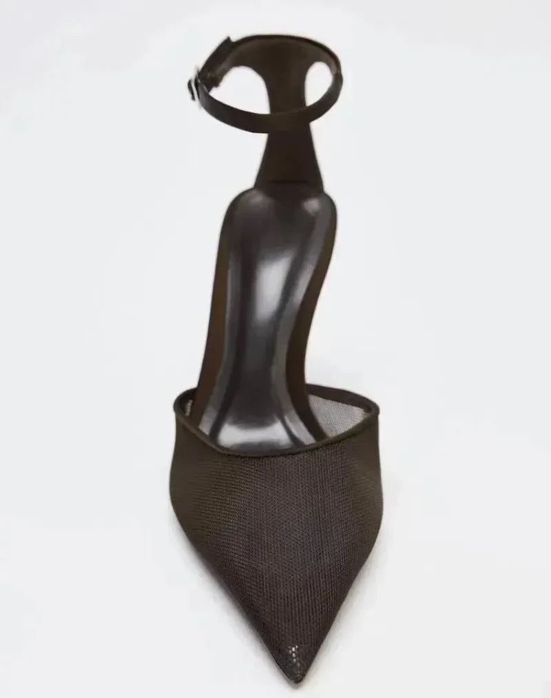 נעל עקב רשת חומה עם רצועה